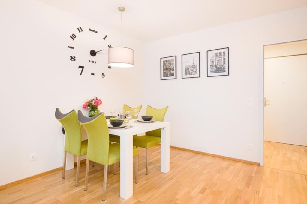 Premium City Apartment With Balcony! Free Garage Parking Included! Vienna Exterior photo