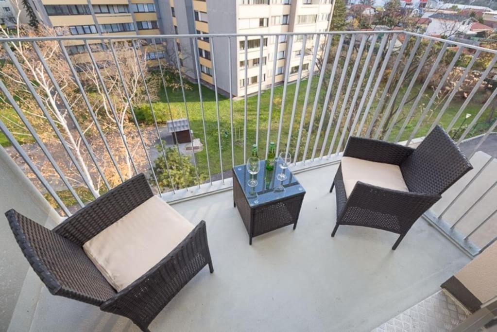 Premium City Apartment With Balcony! Free Garage Parking Included! Vienna Exterior photo